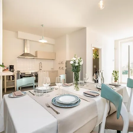 Casa Di Eolo 8&2, Emma