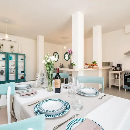 Casa Di Eolo 8&2, Emma