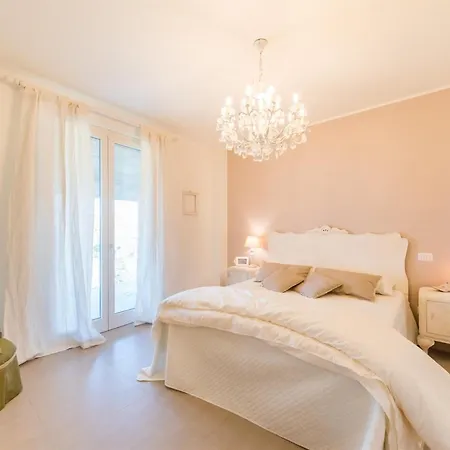 Villa Casa Di Eolo 8&2, Emma