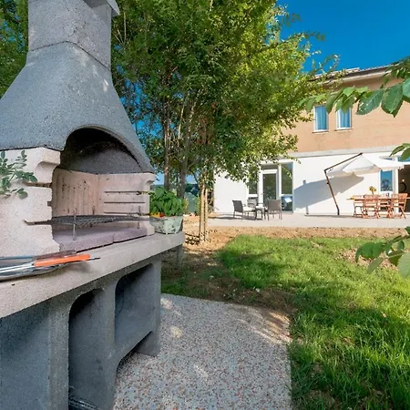 Casa Di Eolo 8&2, Emma