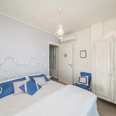 Casa Di Eolo 8&2, Emma Villa Montelupone